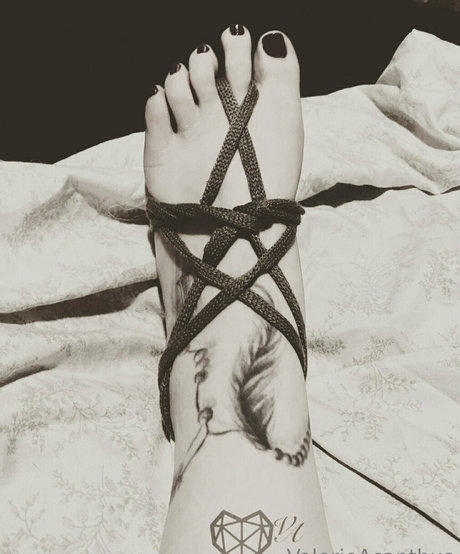 val acanthus beautiful model pics