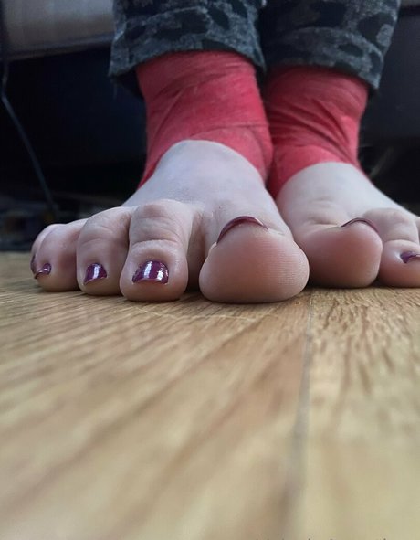 val acanthus model exclusive photos