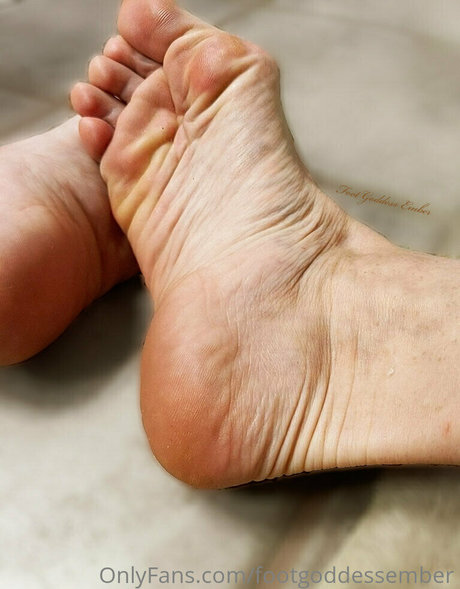footgoddessember model pretty img