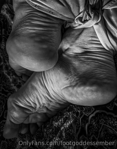 footgoddessember sexy model img