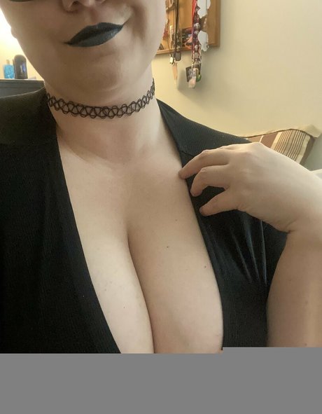 dinahdewittxo adult model pic