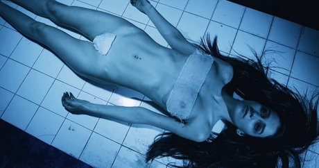 Vahide Bulu perfect model image