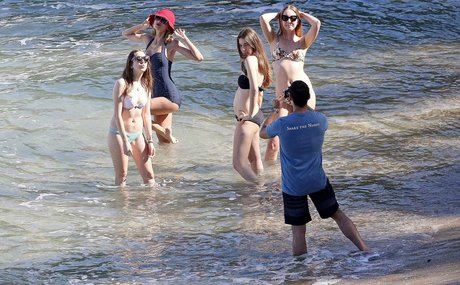 Haim Sisters model hd photo