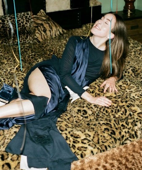 Haim Sisters art actress photo