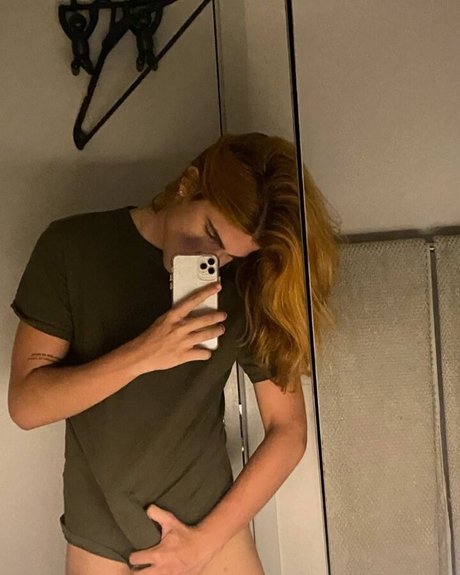 Joaoheenry erotic model pictures