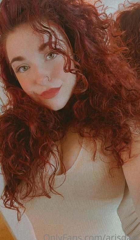 arisdael hot actress image