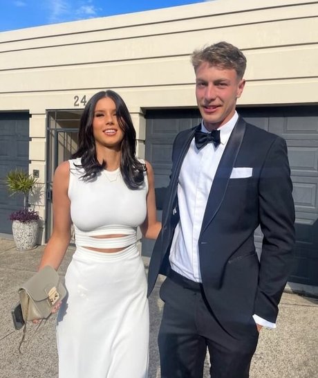 Emilia Dettorre pretty actress gallery