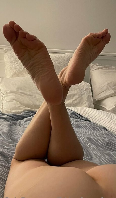 fridayfancyfeet star nudes photo