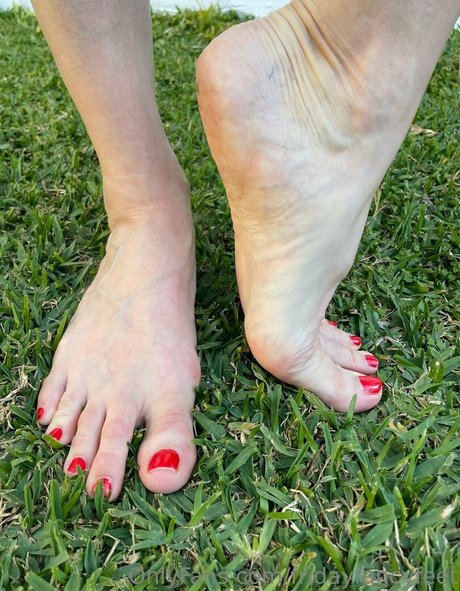 fridayfancyfeet Profile pic