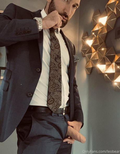 leobear star hot photos