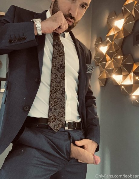 leobear model nude pictures