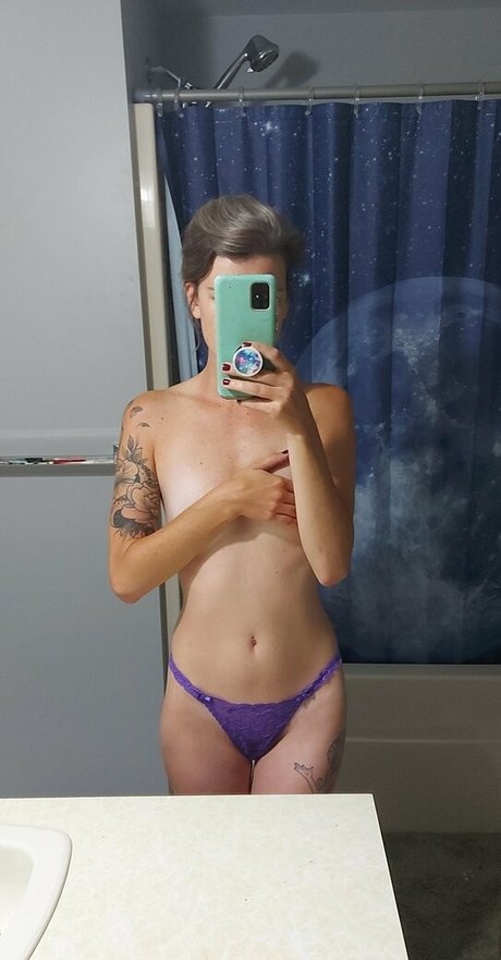 vyxsin0069 naked star photo