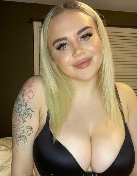 ashleygoeswild pretty actress image