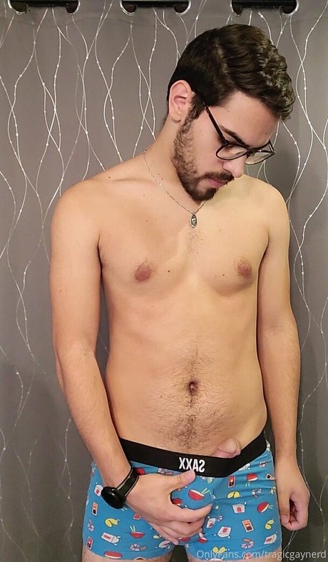 tragicgaynerd pornographic model image