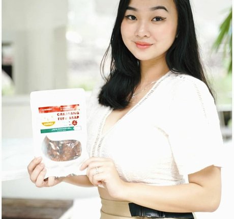 MonicaJeyincaNatasya model free images