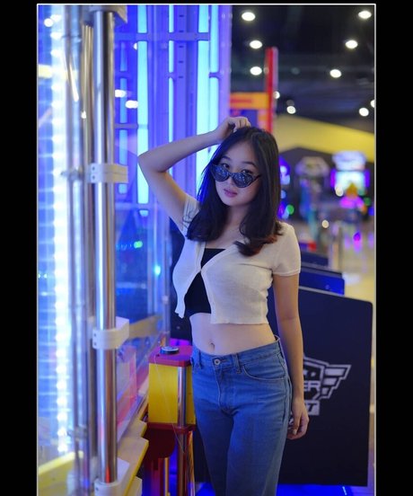 MonicaJeyincaNatasya pretty star picture