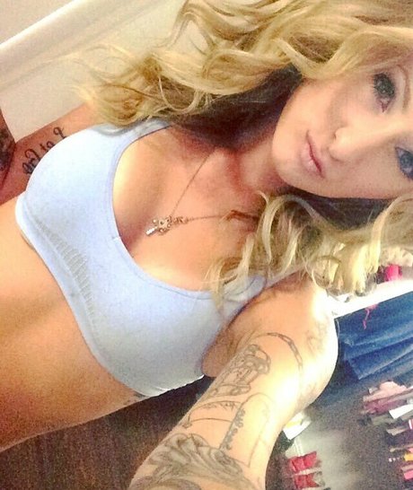 ak47killla pornstar erotic picture