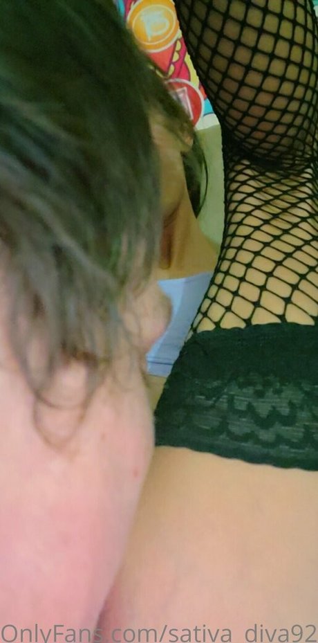 sativa diva92 model naked pics