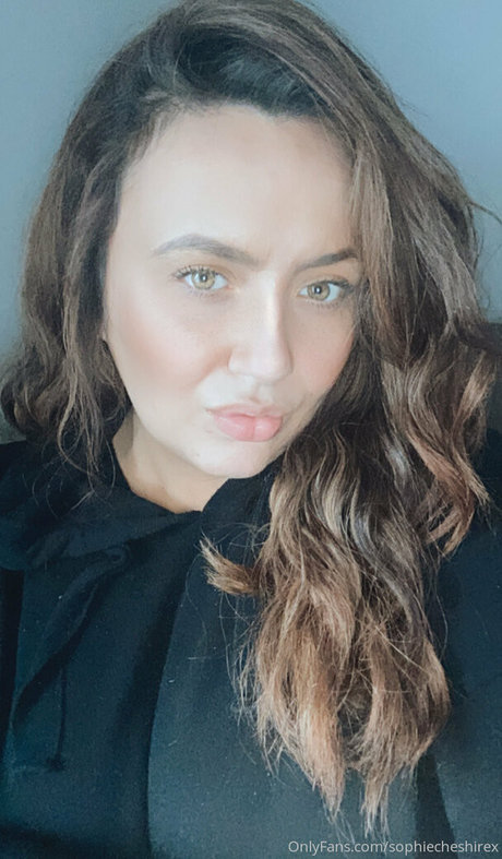 sophiecheshirex sexy model photo