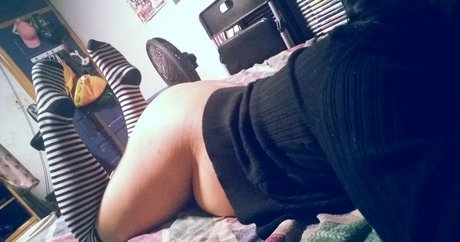 sleepyemile top model photo