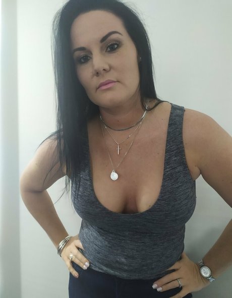 chanelbeexx hot star galleries