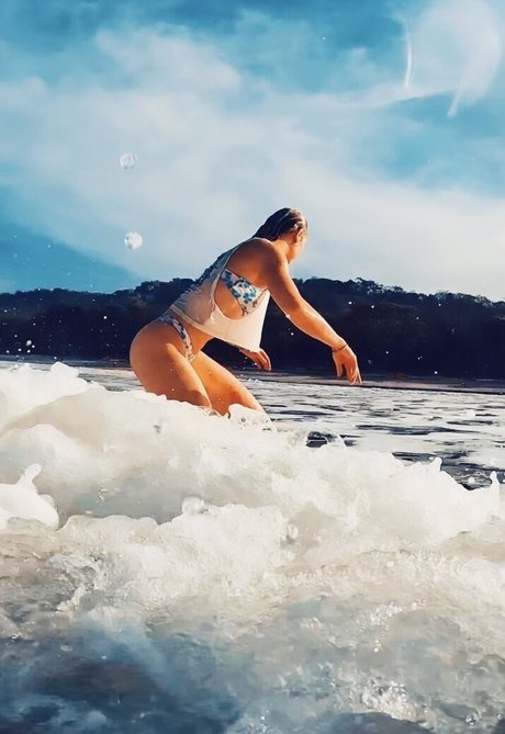 Carina Witthoeft model perfect img