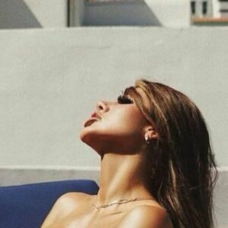 Hannah Gonzalez pornstar adult img