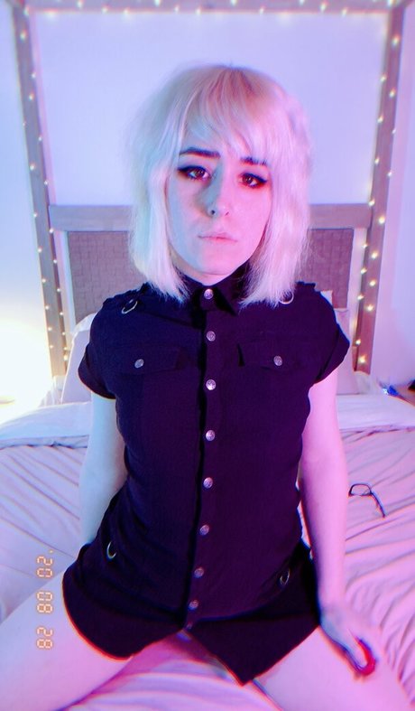 majorlosse nudes model pic