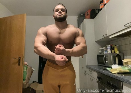 flexmusclegod erotic pornstar img