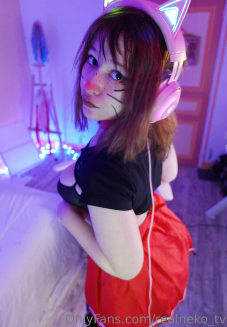 realneko tv hot star img