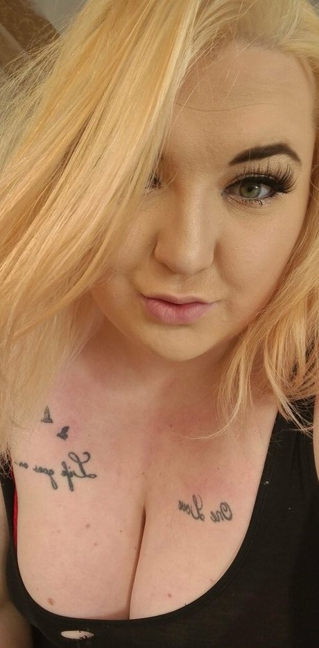 elliemartinxo pretty model img