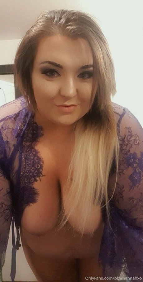 elliemartinxo model top pic