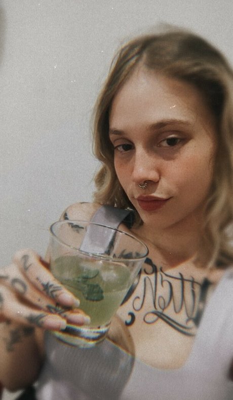 Gwen Stacy star hot image