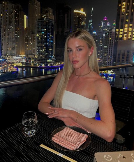 Keely Hodginkinson model sexy pics