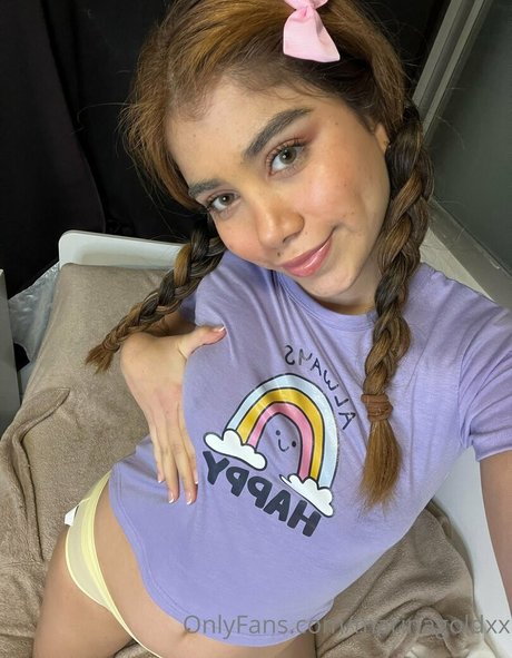 marinagoldxx pornstar erotic picture