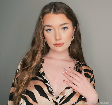 oliviakeane__ model pretty archive