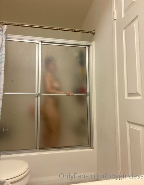 bbygirldess xxx model image