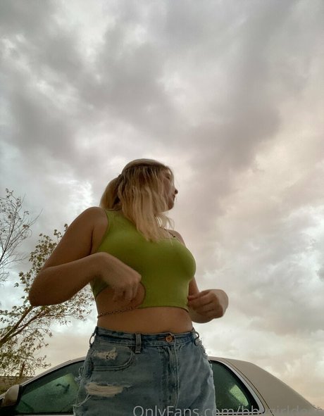 bbygirldess star naked img