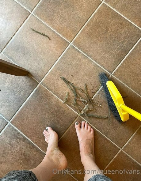 queenofvans nice actress img