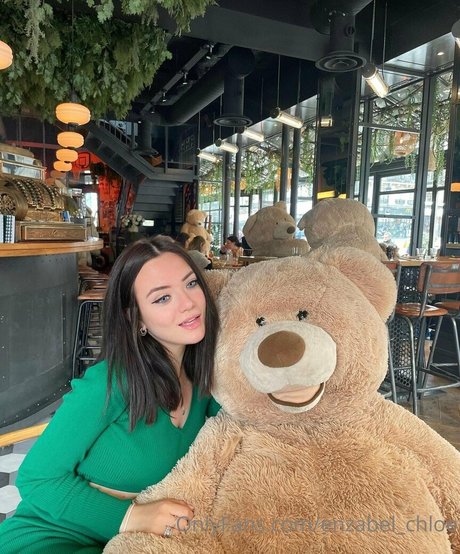 enzabel chloe model pics