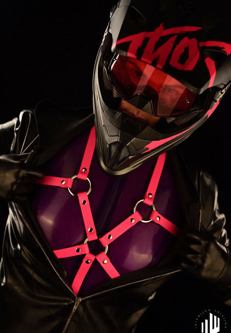 heavyrubberette free star erotic pics