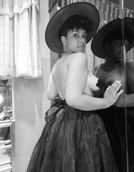 nattbenfree exclusive actress pictures