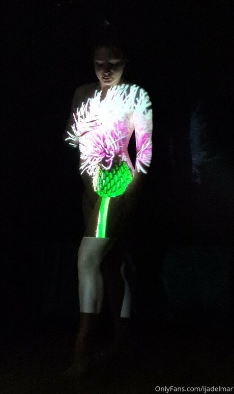 ijadelmar model naked images