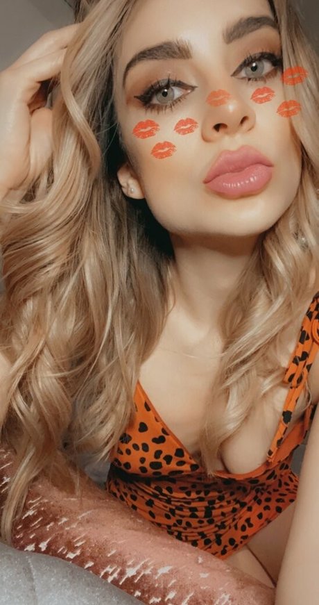 czechm8 model top pic