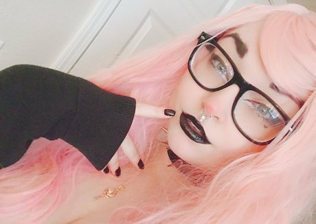 GothTamago model porn archive