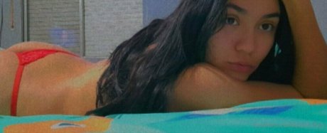 belen hot model top pictures