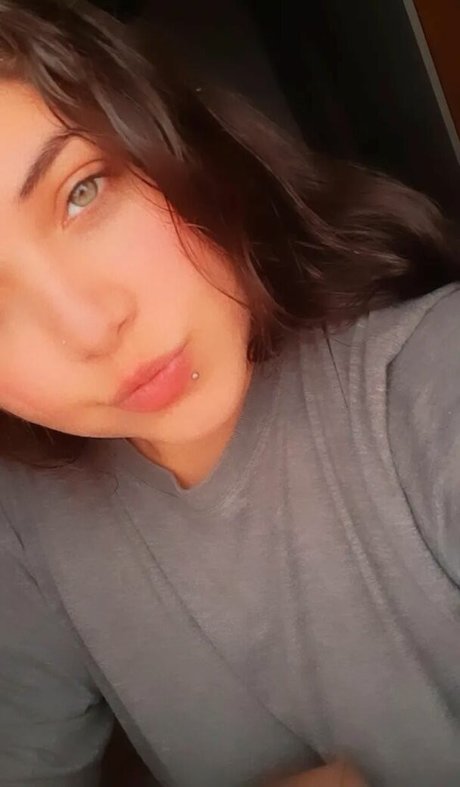 Shay Bongiovi erotic pornstar img