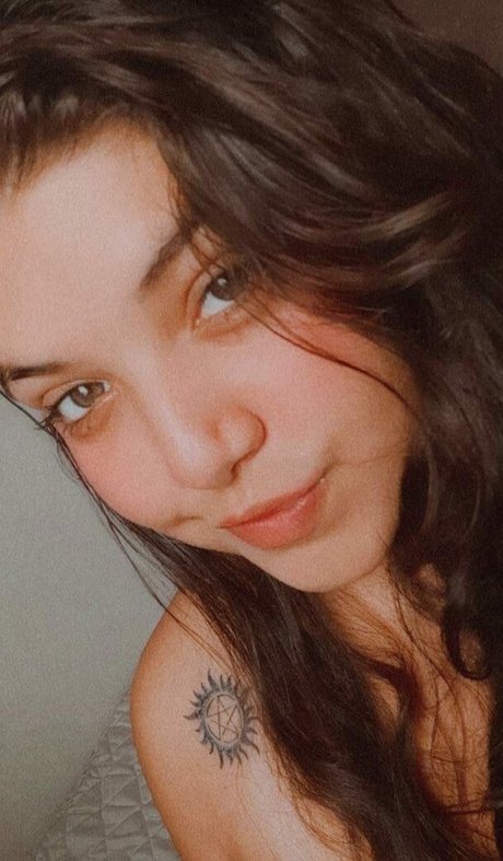 Shay Bongiovi model pretty galleries