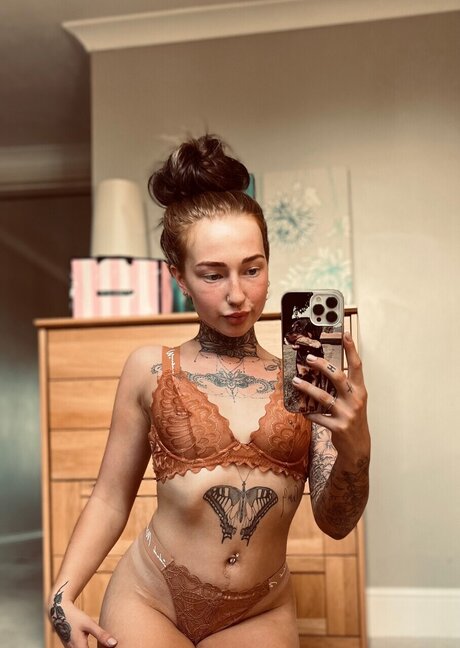 slulu actress galleries