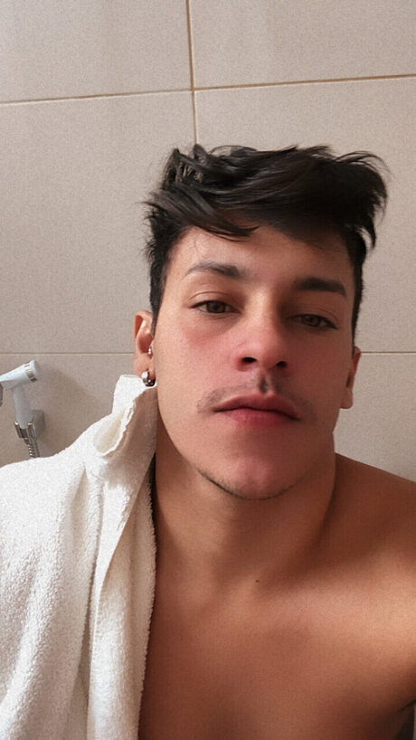 THE G FORCE beautiful model pic